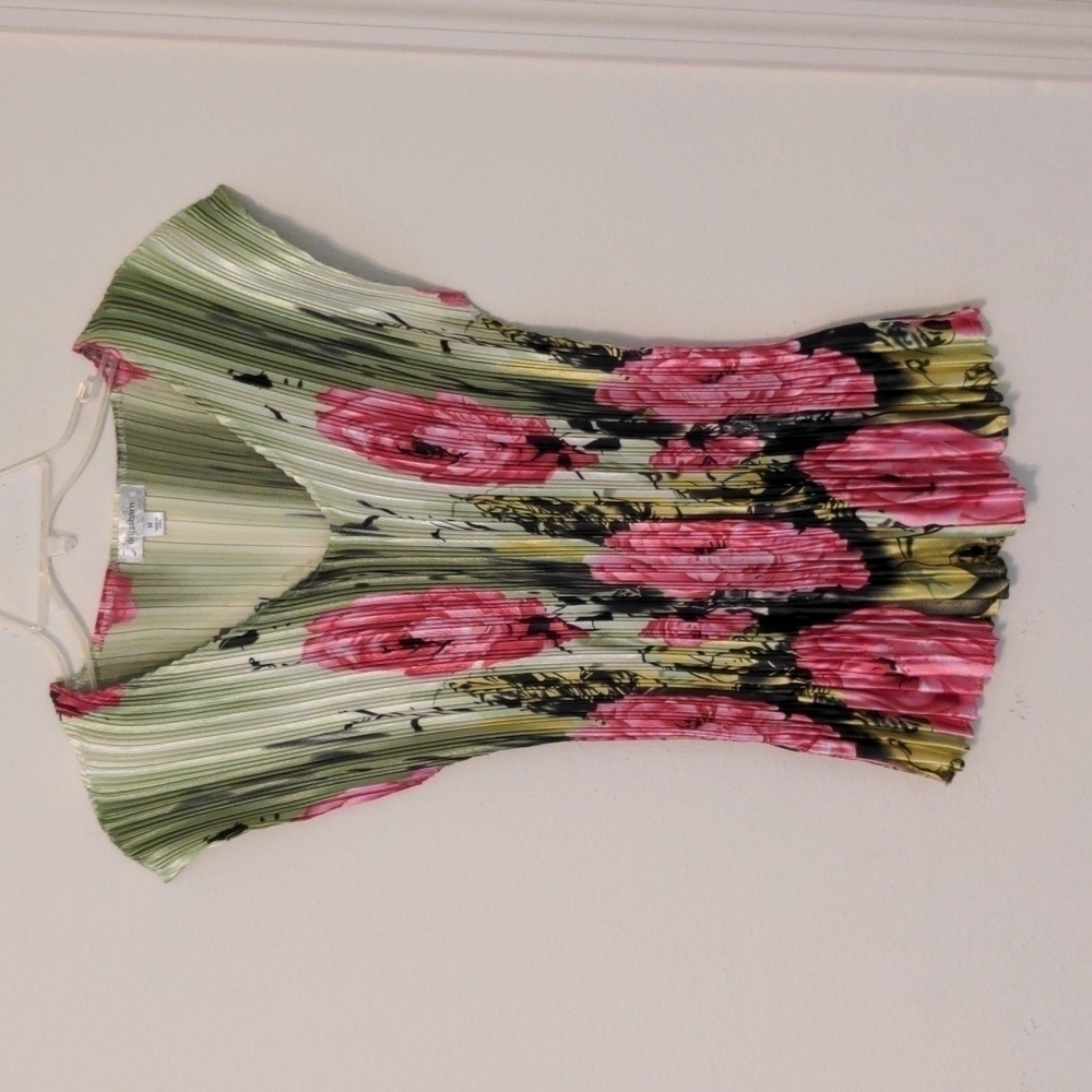 Dress Barn Structured Floral Top Size M